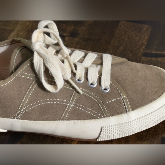 The Original ARIZONA JEANS CO. Suede Sneaker Shoe Neutral - Picture 4 of 6